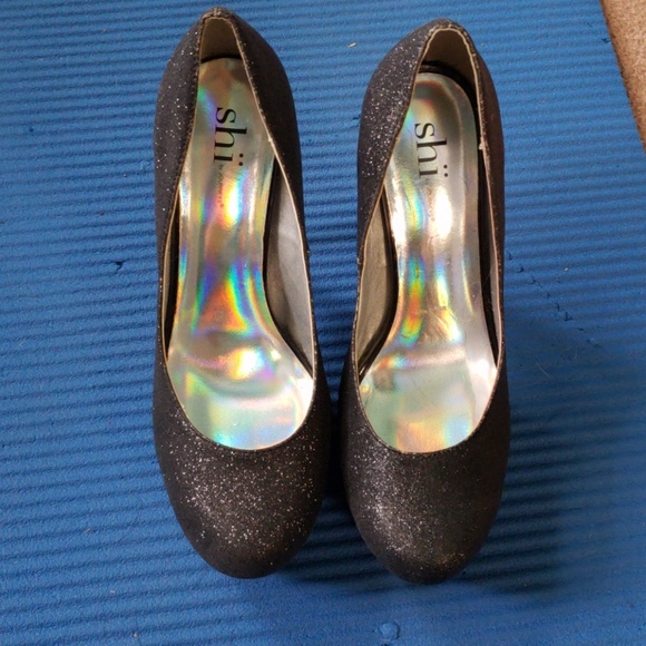 High heel shoes - Picture 2 of 3